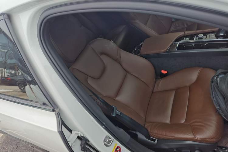 Used Volvo V90 2021 Cross Country B5 AWD Smart Range Edition