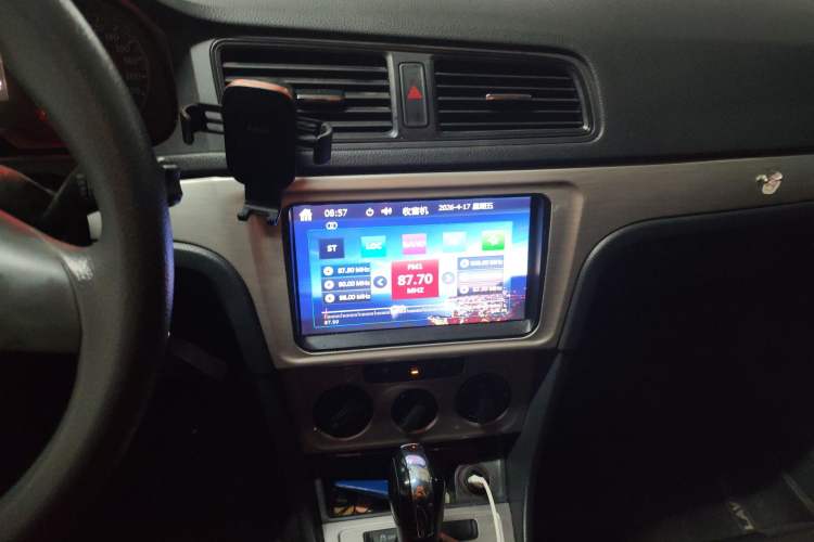 Used Volkswagen Lavida 2013 Revised Classic 1.6L Automatic Fashion Edition Audio And AC Panel