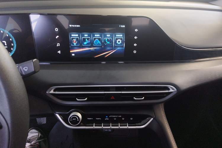 Used CHANGAN Eado 2022 PLUS 1.6L GDI Manual Elite Model Audio And AC Panel