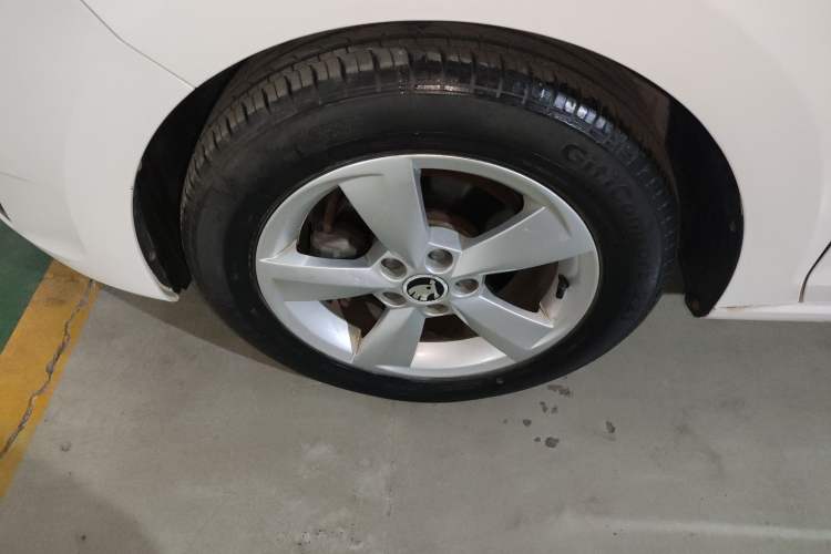 Used Skoda Rapid Spaceback 2014 1.6L Automatic Enjoyment Edition
