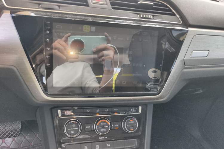 Used Volkswagen Touran 2016 Volkswagen Touran L 280TSI DSG Comfort Edition
