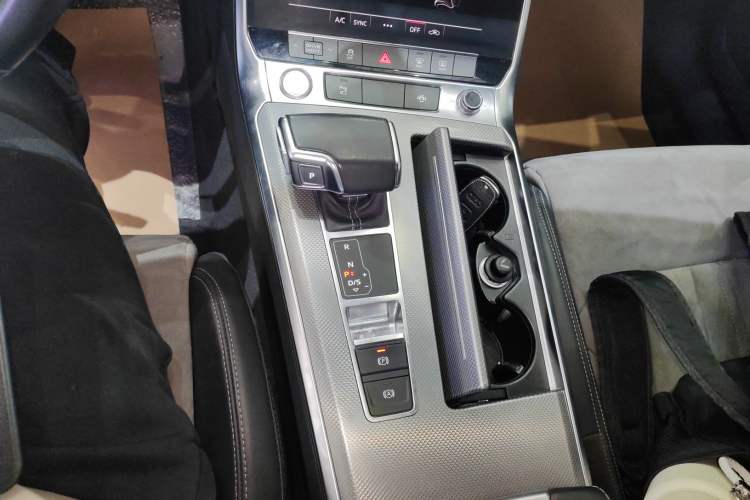 Used Audi A6L 2019 40 TFSI Luxury Dynamic Model
