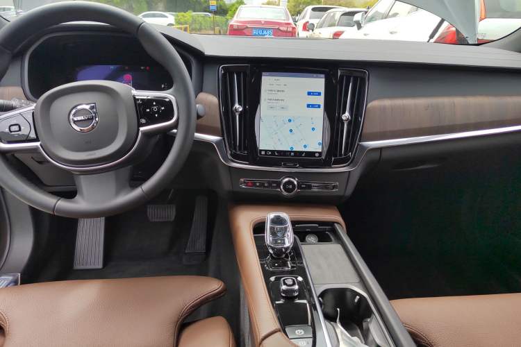 Used Volvo S90 2025 B5 Zhiyuan Luxury Edition Audio And AC Panel
