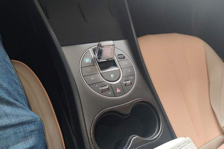 Used BYD Seal 05 DM-i 2025 DM-i Smart Drive 55KM Luxury Model Gear Lever