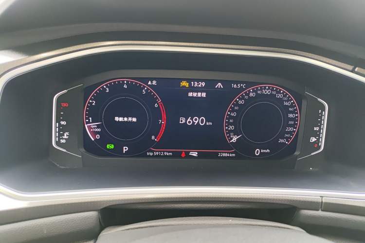 Used Volkswagen T-ROC 2024 300TSI DSG Two-Wheel-Drive Chen Guang Edition Instrument Cluster