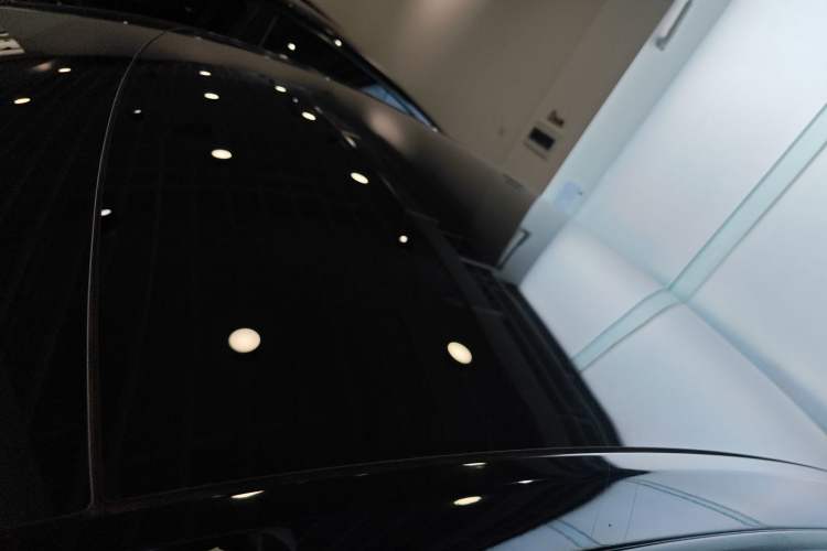 Used Tesla Model Y 2023 Rear-Wheel-Drive Version Roof