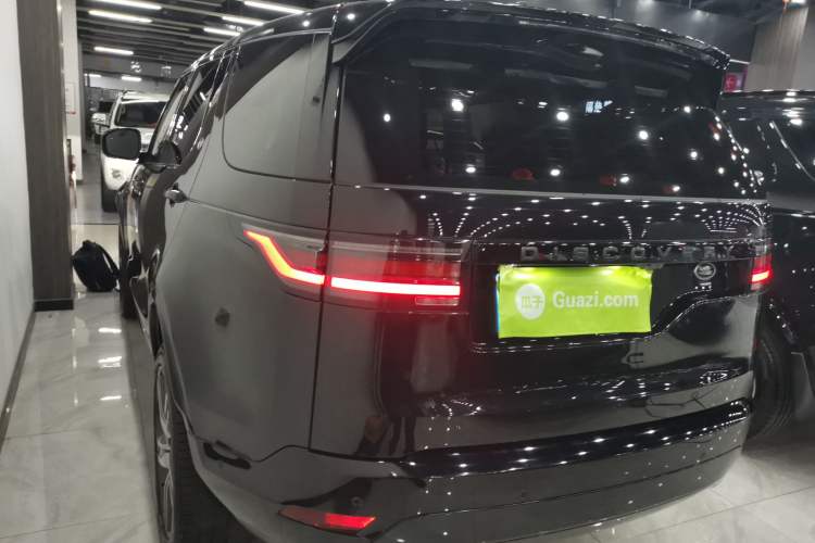 Used Land Rover Discovery 2021 360 PS R-Dynamic SE
