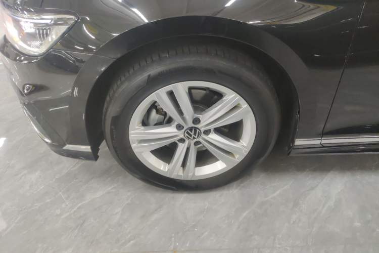 Used Volkswagen Magotan 2025 Zhongxiang Version 280TSI DSG Comfort Edition Exterior 4