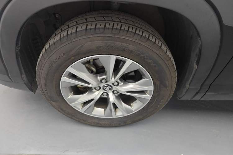 Used Toyota Highlander 2018 2.0T Two-Wheel Drive Elite Version 5 Seats China VI Standard