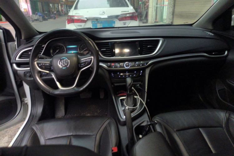 Used Buick GT 2019 18T Automatic Connected Elite Model China VI Standard Center Console