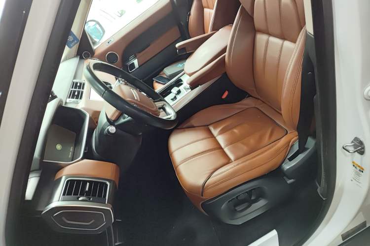 Used Land Rover Range Sport 2014 3.0 SC V6 HSE DYNAMIC Left Front Seat