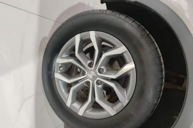 Used BORGWARD BX5 2020 20TGDI Automatic Two-Wheel Drive Pioneer Edition Right Rear Wheel Hub