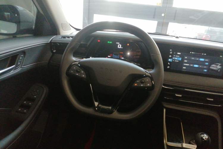 Used Roewe i5 2026 Model 1.5L Manual Comfort Version Steering Wheel