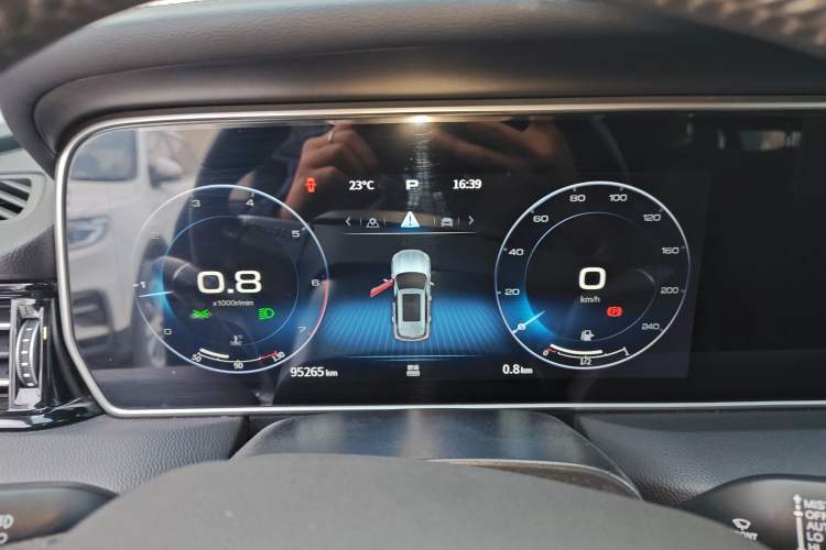 Used Hongqi HS5 2022 Revised Version 2.0T Smart Connect Flagship Edition
