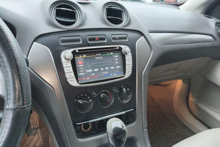 Used Ford Mondeo 2013 2.3L Fashion Edition Audio And AC Panel