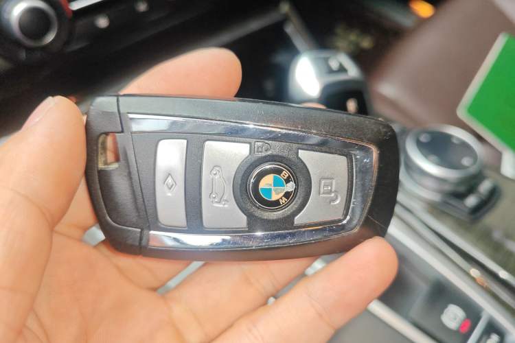 Used BMW 5 Series 2014 525Li Luxury Design Package
