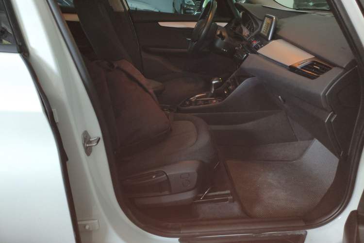 Used BMW 2 Series Active Tourer 2016 218i Fashion Model Right Front Seat