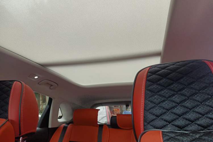 Used Hongqi HS5 2022 Facelifted Version 2.0T Smart Connect Flagship All-Wheel-Drive Edition
