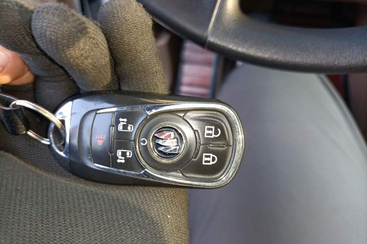 Used Buick GL8 2020 ES Land Cruiser 653T Luxury Edition Vehicle Key