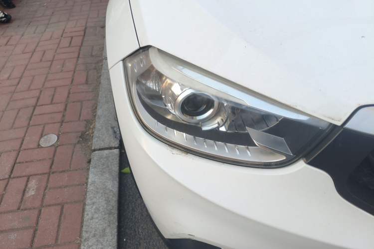 Used Brilliance V3 2016 1.5L Manual Comfort Model Right Front Headlight