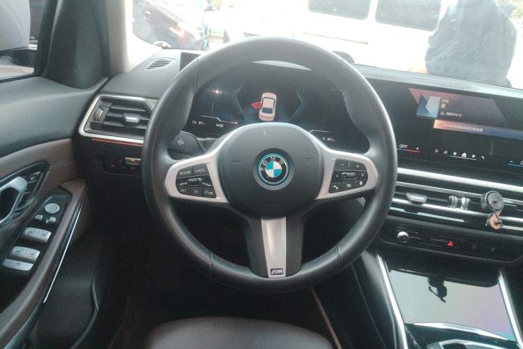 Used BMW i3 2024 eDrive 35 L Steering Wheel
