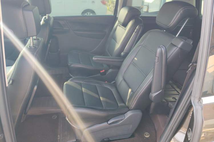 Used Volkswagen Sharan 2017 380TSI Comfort Edition 6-Seater
