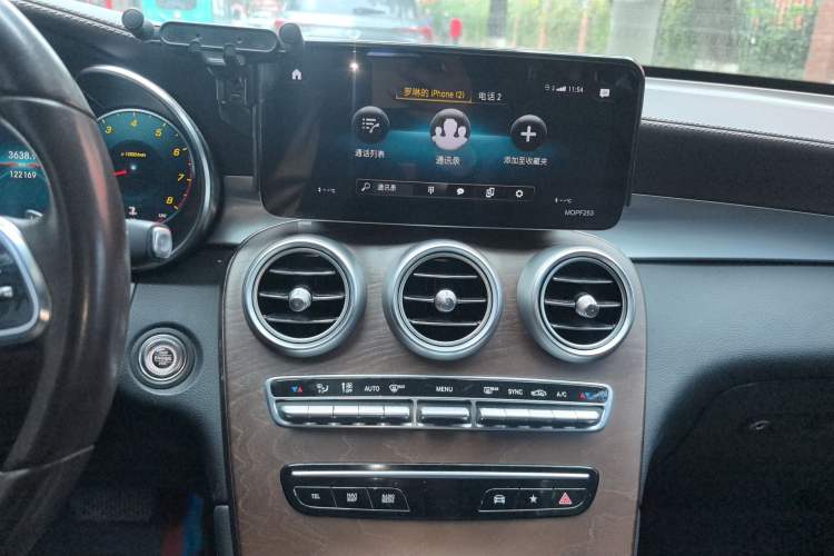 Used Mercedes-Benz GLC 2020 GLC 300 L 4MATIC Dynamic Edition Audio And AC Panel