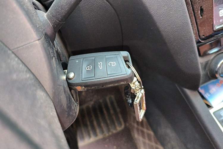 Used Skoda Octavia 2019 1.5L Automatic Comfort Edition Vehicle Key