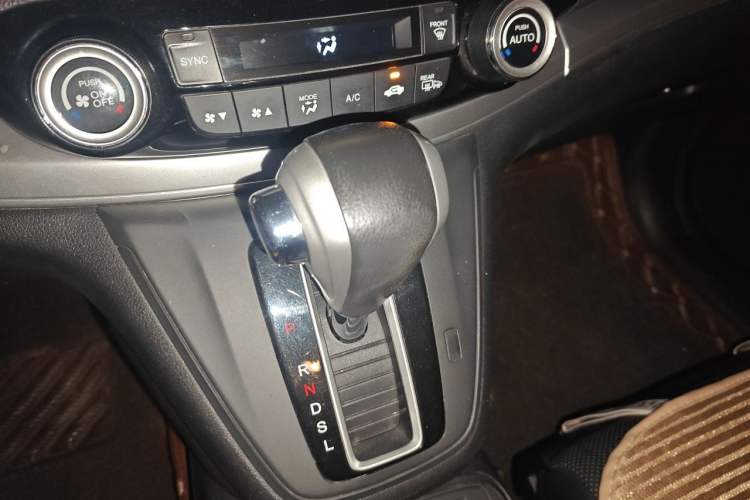 Used Honda CR-V 2015 2.4L two-wheel drive luxury version Gear Lever