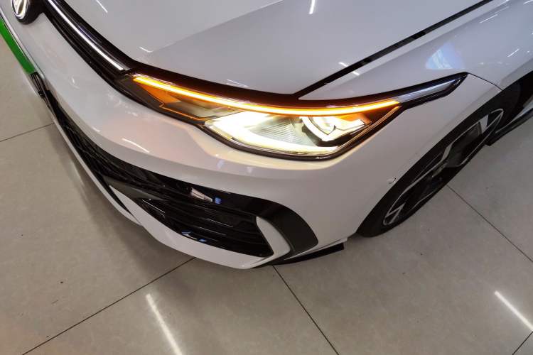 Used Volkswagen Golf 2025 300TSI R-Line