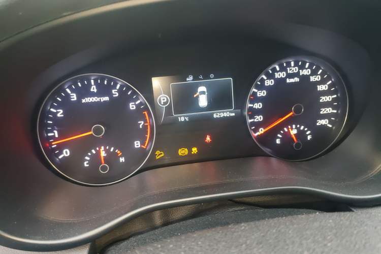 Used Kia KX5 2016 2.0L Automatic 2WD Premium Odometer Close Up