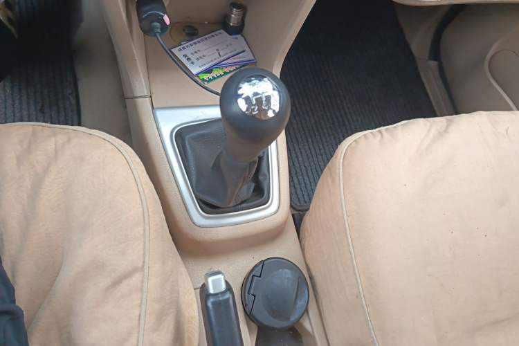 Used CHANGAN KAICHENG Ounuo S 2012 1.5L Standard Version
