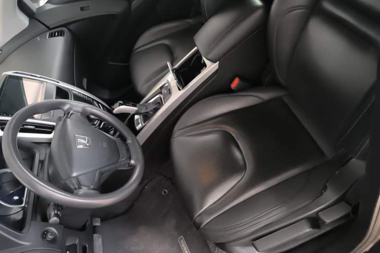 Used Luxgen U6 SUV 2016 1.8T Style Value Model Left Front Seat