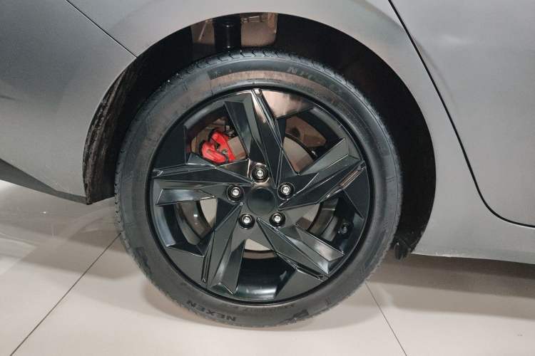 Used Hyundai Elantra 2022 1.5L CVT 20th Anniversary Edition Right Rear Wheel Hub