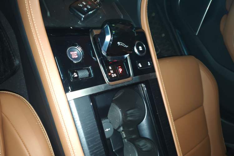 Used Jaguar XFL 2023 XFL 2.0T P250 Two-Wheel-Drive Elite Sport Edition