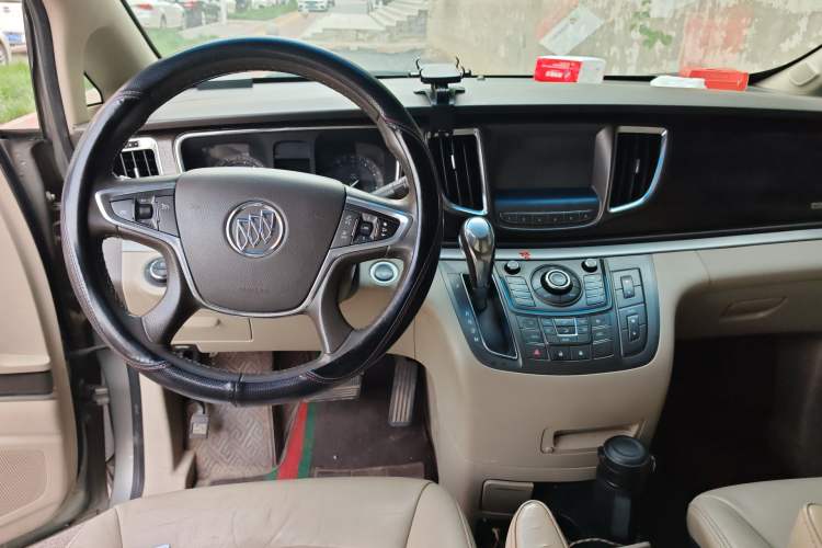 Used Buick GL8 2011 2.4L LT Luxury Business Executive Edition Center Console