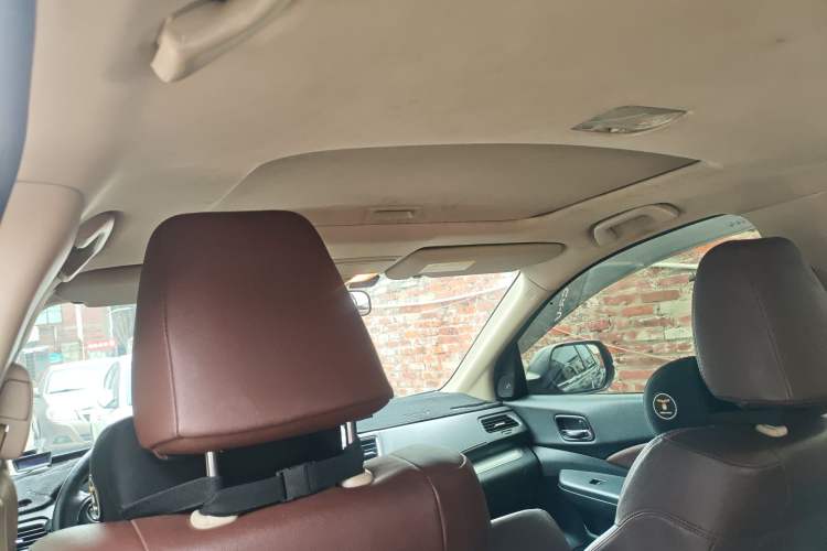 Used Honda CR-V 2016 2.0L two-wheel drive Urban Edition Headliner