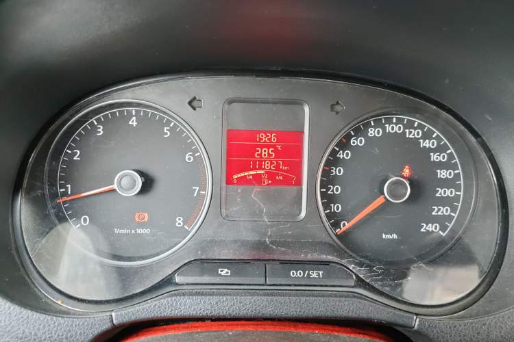 Used Volkswagen Polo 2011 1.4L Manual ZhiShang Edition Odometer Close Up