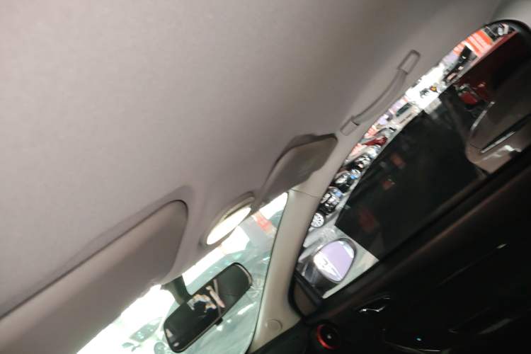 Used Chery New Energy Little Ant 2022 Revised Version Sweet Pink Edition Half-Sugar Version Lithium Iron Phosphate 30.7 kWh 30 kW 301 km