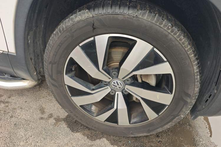 Used Volkswagen Tayron 2019 330TSI Two-Wheel Drive Luxury Model China VI Standard Right Front Wheel Hub