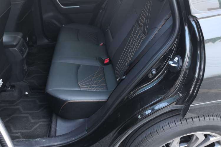 Used Toyota RAV4 2024 2.0L CVT Two-Wheel Drive Fashion Plus Edition Left Rear Seat