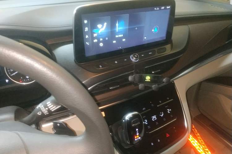 Used Buick GL8 2023 Land Executive Class Smart Enjoyment Model
