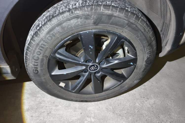 Used BYD Yuan New Energy 2019 EV535 Smart Connect Trendsetting Model Right Front Wheel Hub