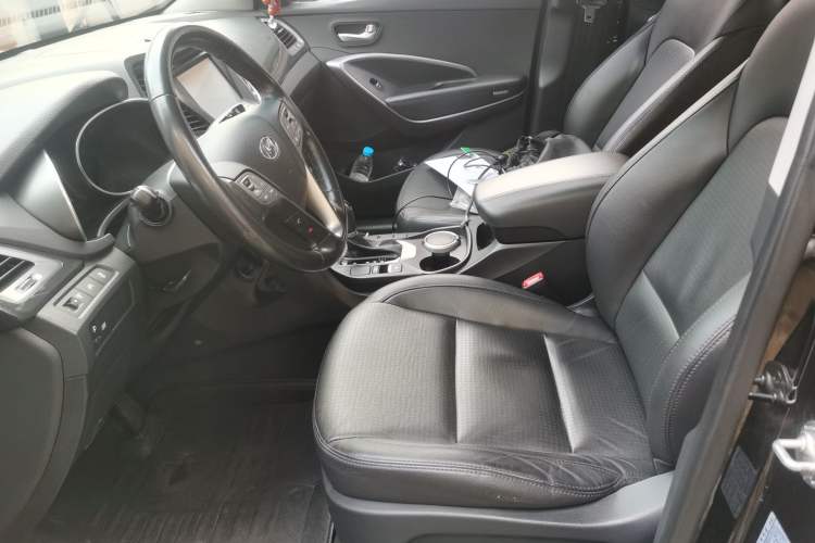 Used Hyundai Santa Fe 2013 2.4L Automatic Two-Wheel Drive Smart Version
