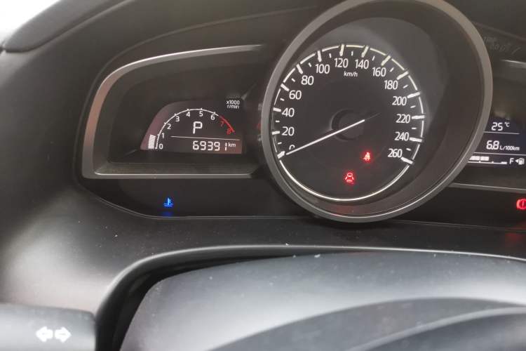 Used Mazda 3 Axela 2019 Cloud-Controlled Version Sedan 1.5L Automatic Comfort Trim China VI Standard