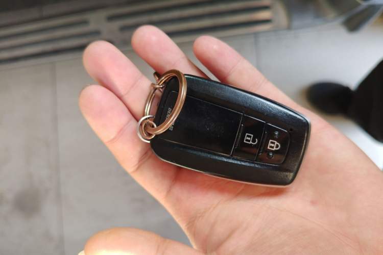 Used Toyota IZOA 2018 2.0L Yichi Version China VI Standard