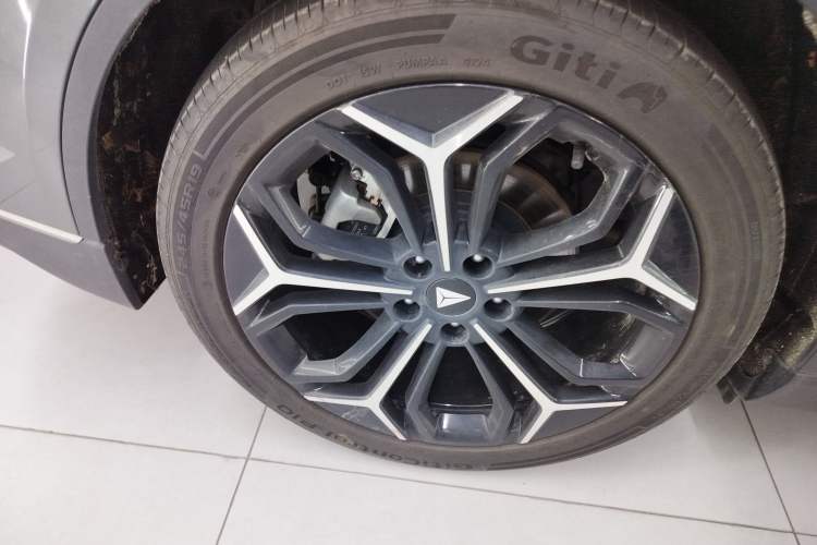 Used Deepal L07 2024 230Max Range-Extended Version Exterior 5