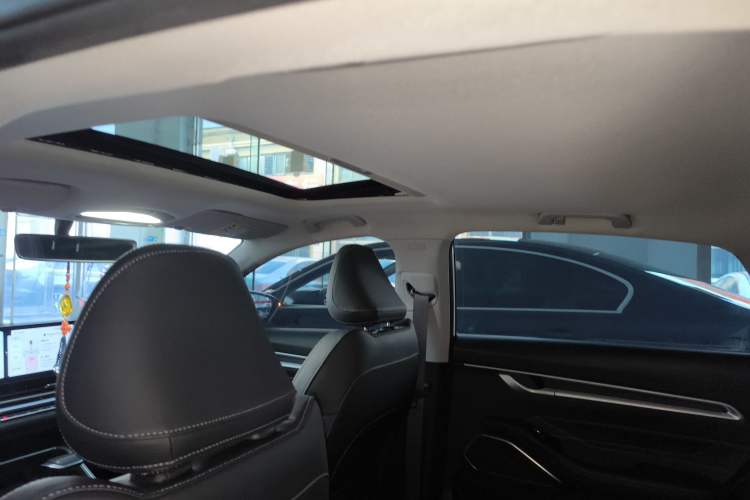 Used Geely Auto Emgrand 2023 4th Generation Champion Edition 1.5L CVT Luxury Model
