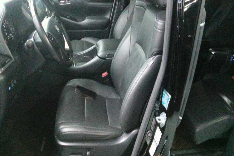 Used Toyota Vellfire 2020 Dual-Engine 2.5L HV Luxury Edition Left Front Seat