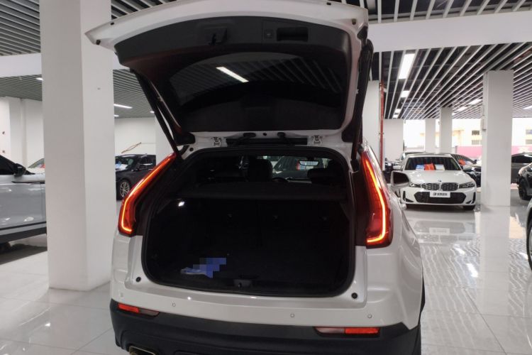 Used Cadillac XT4 2018 28T Two-Wheel Drive Tech Version Trunk